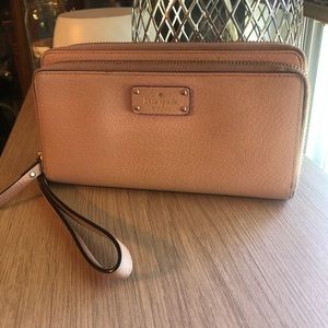 Kate Spade pink wallet wristlet Anita